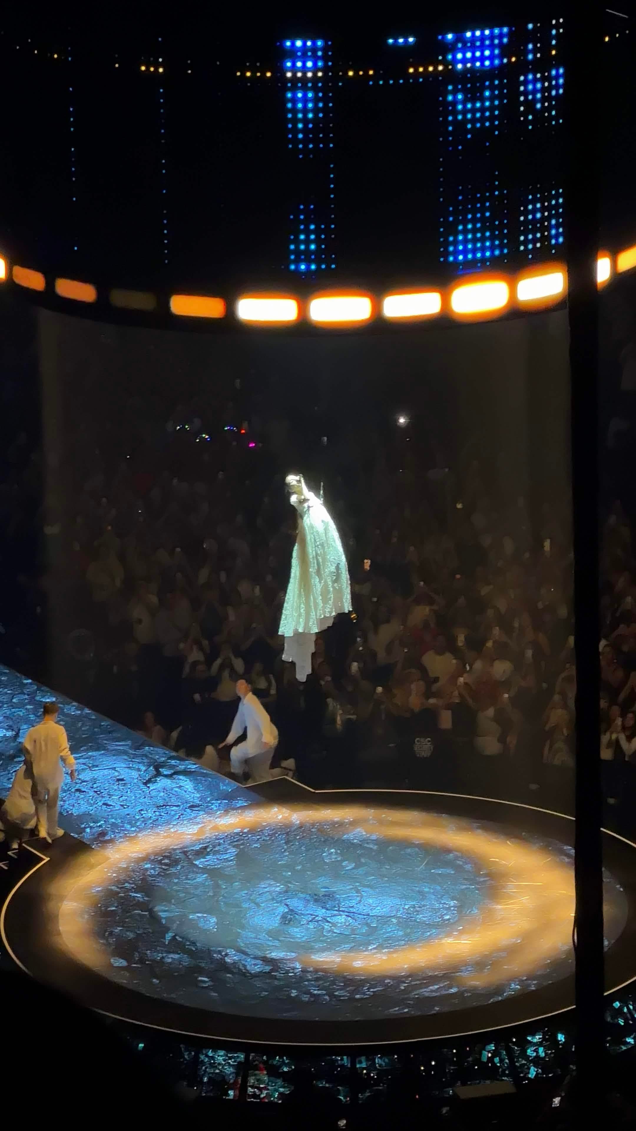 Ariana Grande — Oakland Arena, June 6, 2026